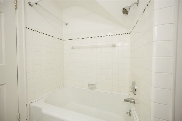 85 Stonybrook Drive, Brighton, NY 14618