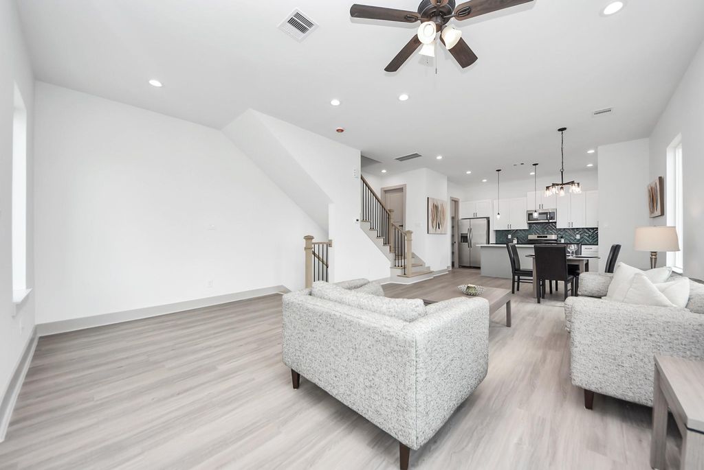 5318 Kindred Garden Lane, Houston, TX 77091