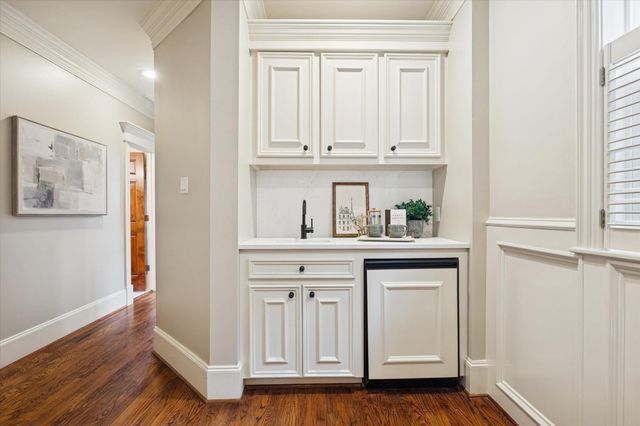 516 Arlington Street, Houston, TX 77007