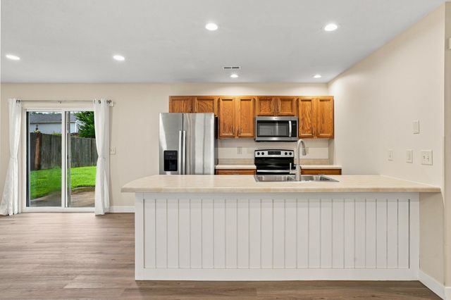 235 E MURPHY DR, Columbia, MO 65202