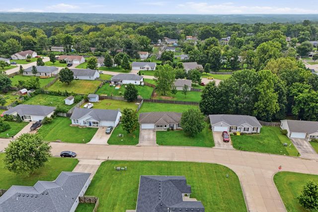 235 E MURPHY DR, Columbia, MO 65202