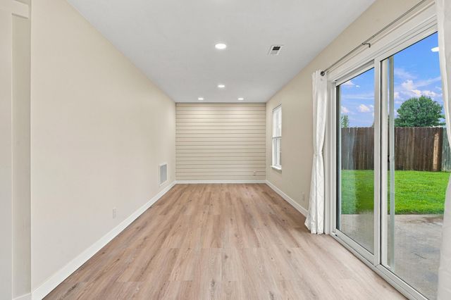 235 E MURPHY DR, Columbia, MO 65202