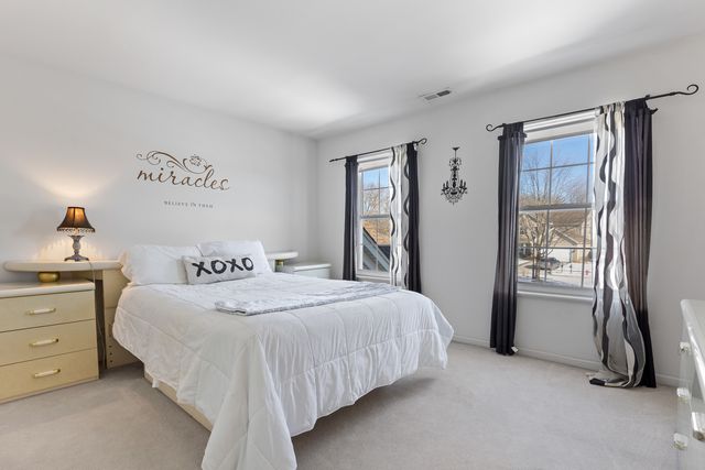 69 Telluride Court, Gilberts, IL 60136