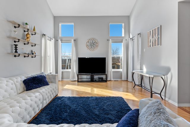 69 Telluride Court, Gilberts, IL 60136