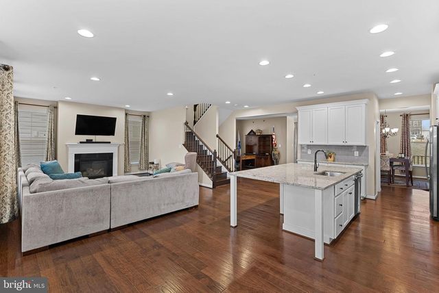 8422 CLIFFVIEW LN, Frederick, MD 21704