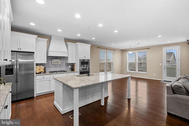 8422 CLIFFVIEW LN, Frederick, MD 21704