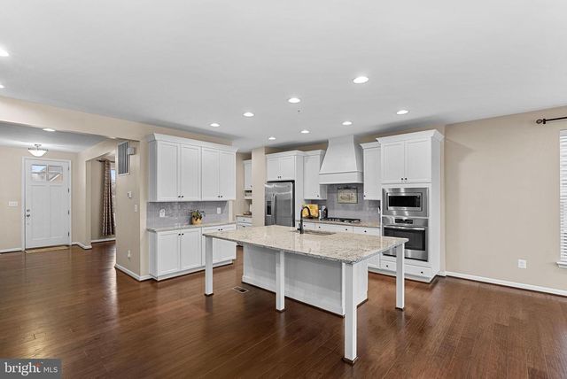 8422 CLIFFVIEW LN, Frederick, MD 21704