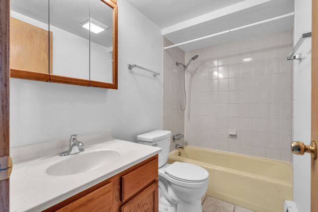 9819 S Cicero Avenue 6, Oak Lawn, IL 60453