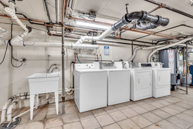 9819 S Cicero Avenue 6, Oak Lawn, IL 60453