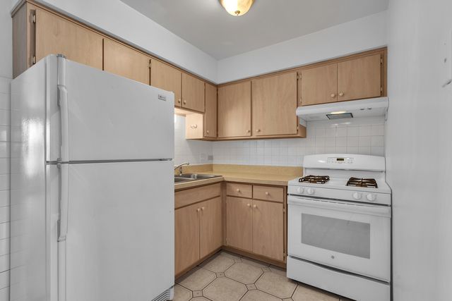 9819 S Cicero Avenue 6, Oak Lawn, IL 60453