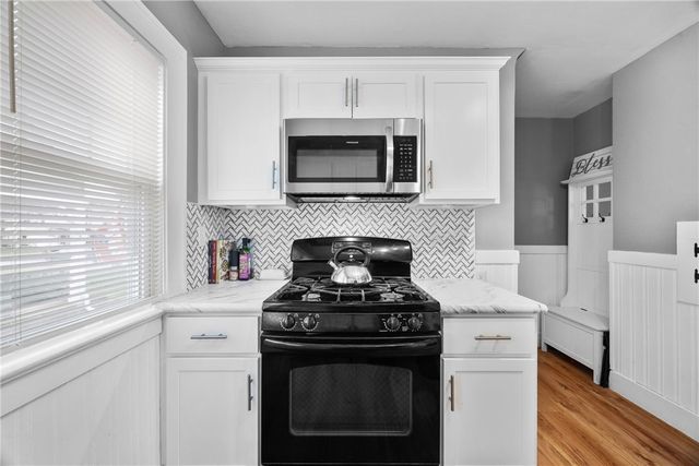 49 Vinton Rd, Irondequoit, NY 14622