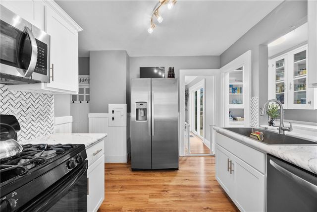 49 Vinton Rd, Irondequoit, NY 14622