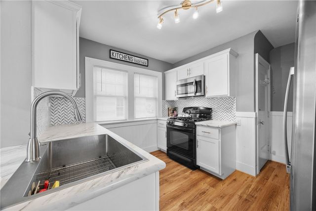 49 Vinton Rd, Irondequoit, NY 14622