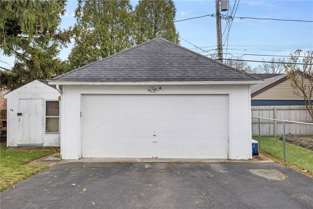 49 Vinton Rd, Irondequoit, NY 14622