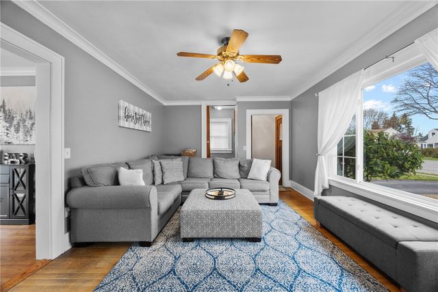 49 Vinton Rd, Irondequoit, NY 14622