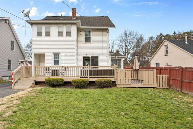 49 Vinton Rd, Irondequoit, NY 14622