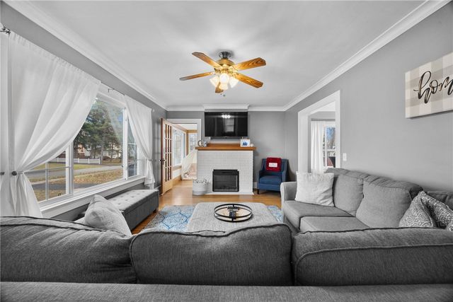 49 Vinton Rd, Irondequoit, NY 14622