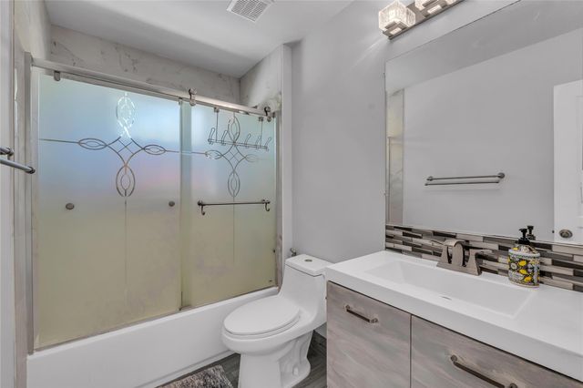 5045 Northern Lights Dr, Greenacres, FL 33463