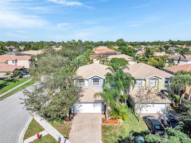 5045 Northern Lights Dr, Greenacres, FL 33463