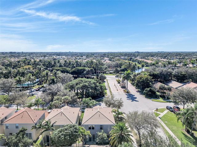 5045 Northern Lights Dr, Greenacres, FL 33463