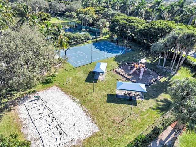 5045 Northern Lights Dr, Greenacres, FL 33463