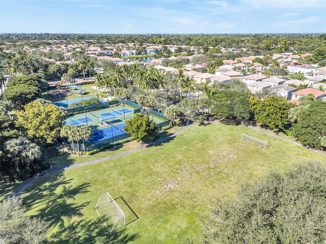 5045 Northern Lights Dr, Greenacres, FL 33463