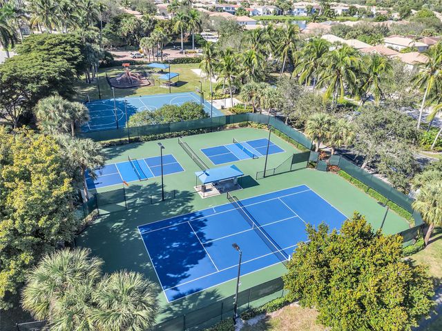 5045 Northern Lights Dr, Greenacres, FL 33463