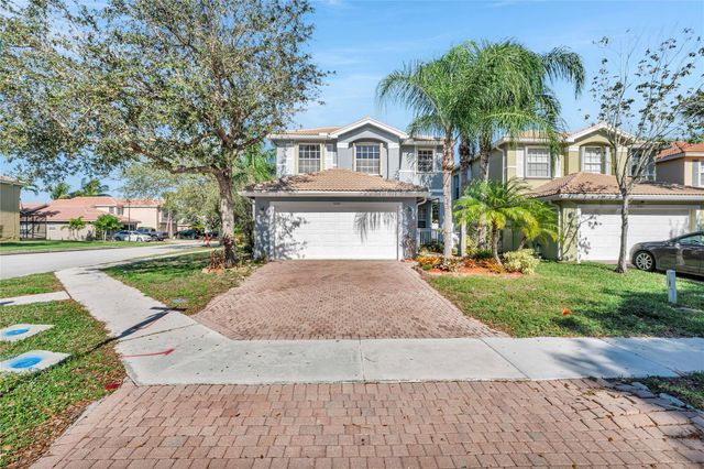 5045 Northern Lights Dr, Greenacres, FL 33463