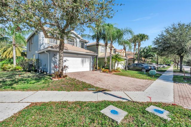 5045 Northern Lights Dr, Greenacres, FL 33463