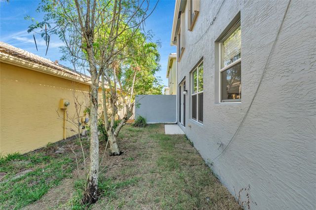 5045 Northern Lights Dr, Greenacres, FL 33463