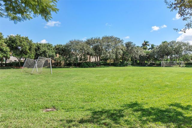 5045 Northern Lights Dr, Greenacres, FL 33463