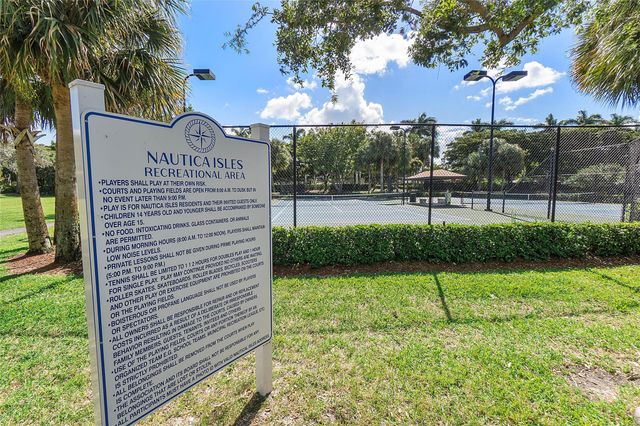 5045 Northern Lights Dr, Greenacres, FL 33463