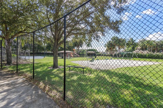 5045 Northern Lights Dr, Greenacres, FL 33463