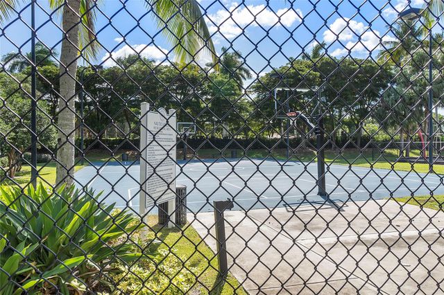 5045 Northern Lights Dr, Greenacres, FL 33463