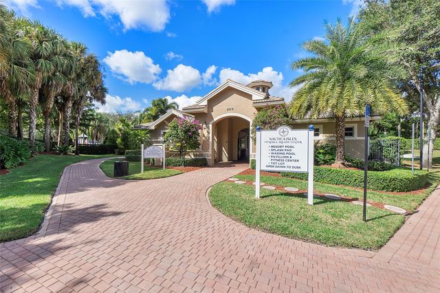 5045 Northern Lights Dr, Greenacres, FL 33463