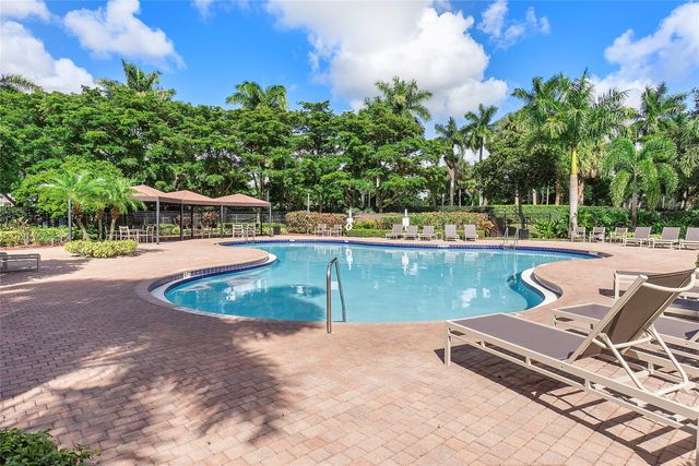 5045 Northern Lights Dr, Greenacres, FL 33463