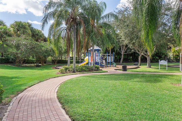 5045 Northern Lights Dr, Greenacres, FL 33463