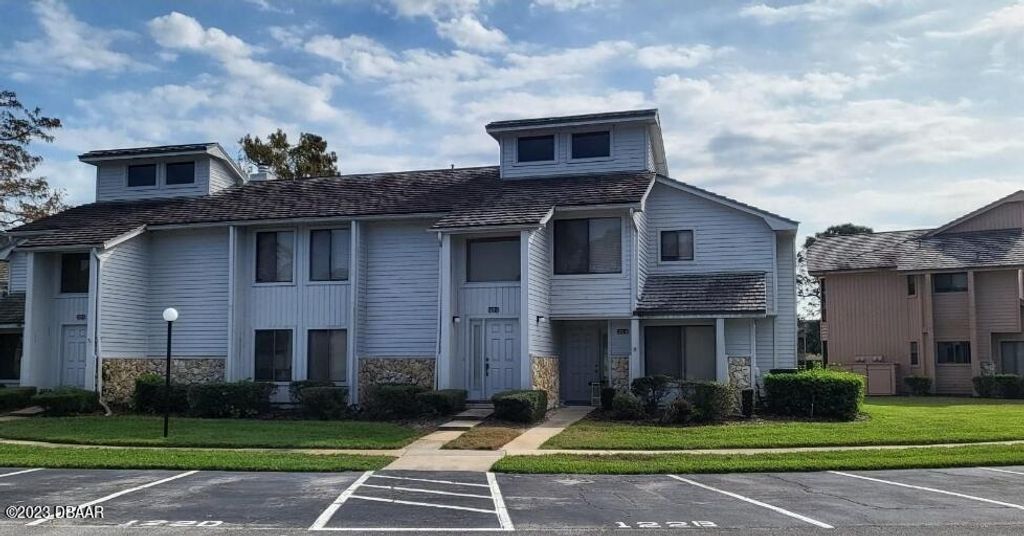 122 Blue Heron Dr Unit D, Daytona Beach, FL 32119