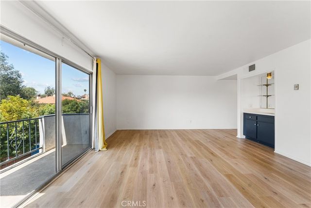 972 E California 207, Pasadena, CA 91106