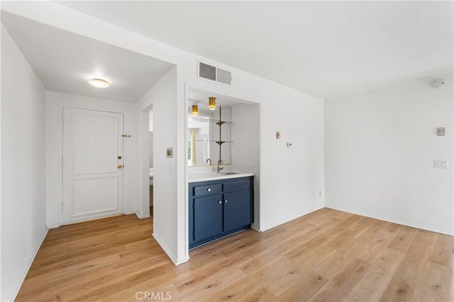 972 E California 207, Pasadena, CA 91106