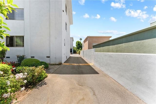 972 E California 207, Pasadena, CA 91106