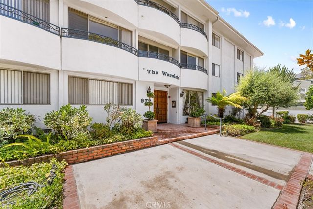 972 E California 207, Pasadena, CA 91106