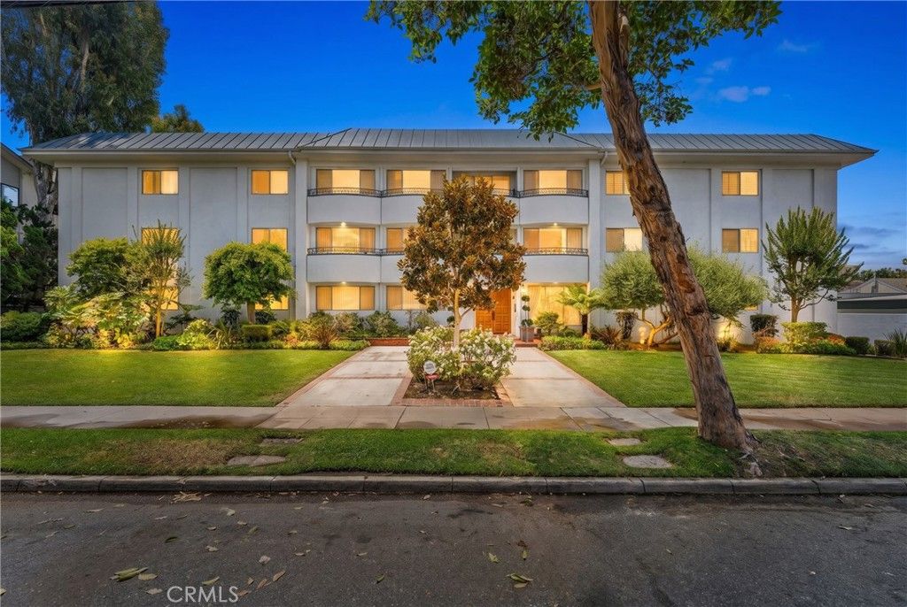 972 E California 207, Pasadena, CA 91106