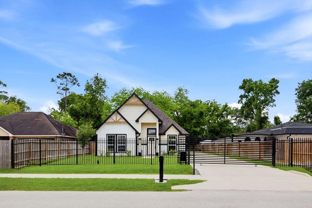 9319 Spaulding Street, Houston, TX 77016