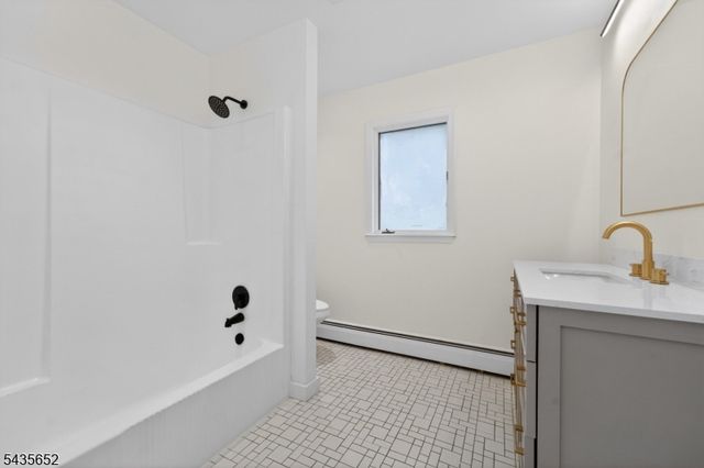 6 Race Street, Union Twp., NJ 08867