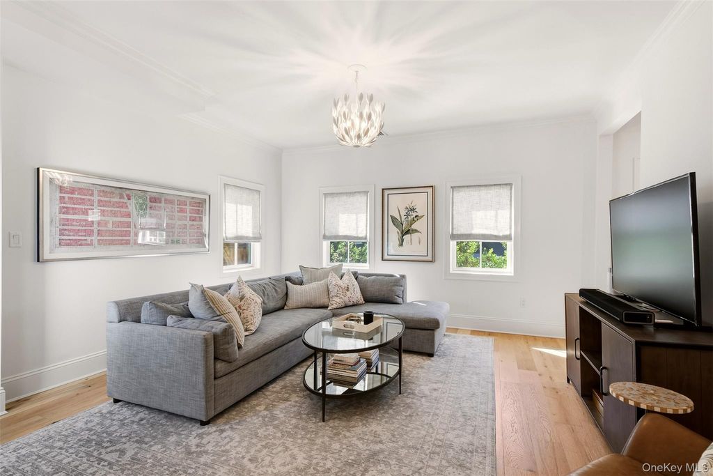 61 Anstice Street, Oyster Bay, NY 11771 — photo 5