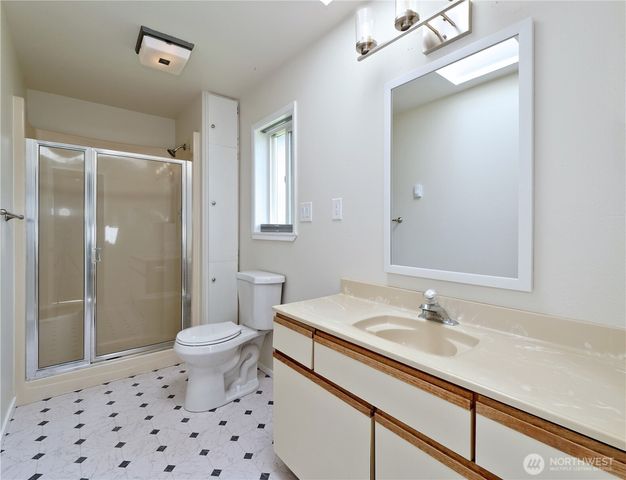 395 Sunset Drive, Oak Harbor, WA 98277