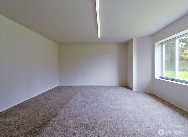 395 Sunset Drive, Oak Harbor, WA 98277