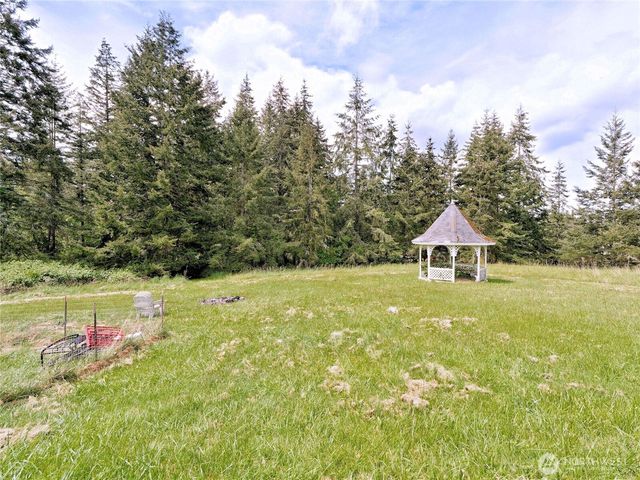 395 Sunset Drive, Oak Harbor, WA 98277