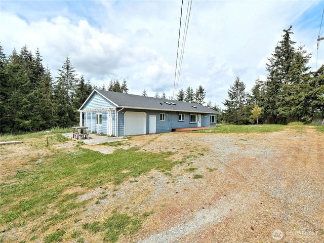 395 Sunset Drive, Oak Harbor, WA 98277